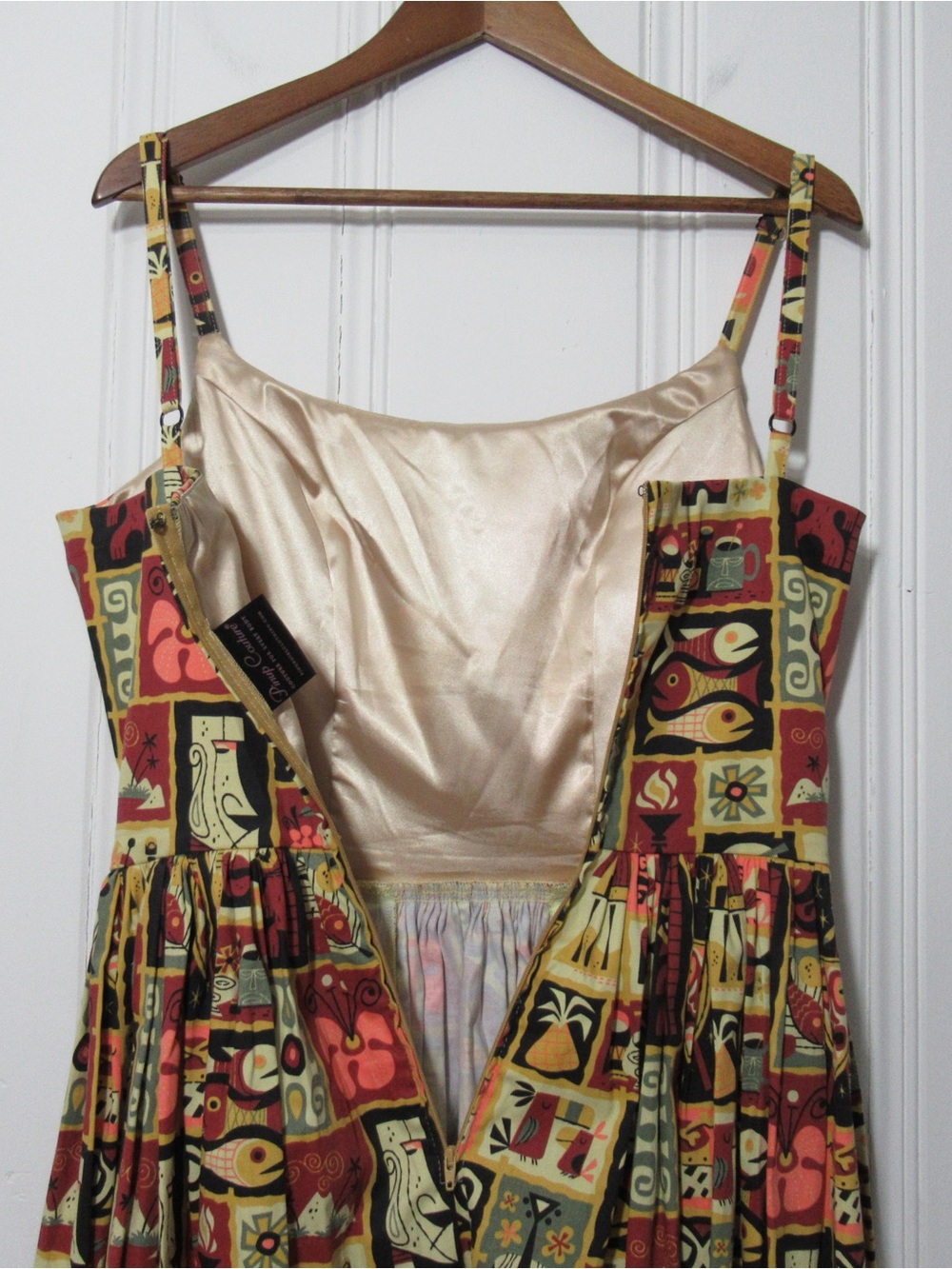 Pinup Couture Tiki-style novelty print Dress Size Large - Picture 8 of 13